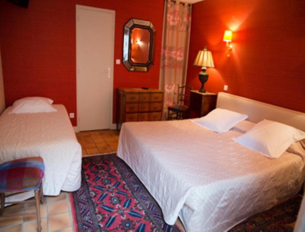 Hotel Le Petit Pont à Moncé-en-Belin Chambre photo