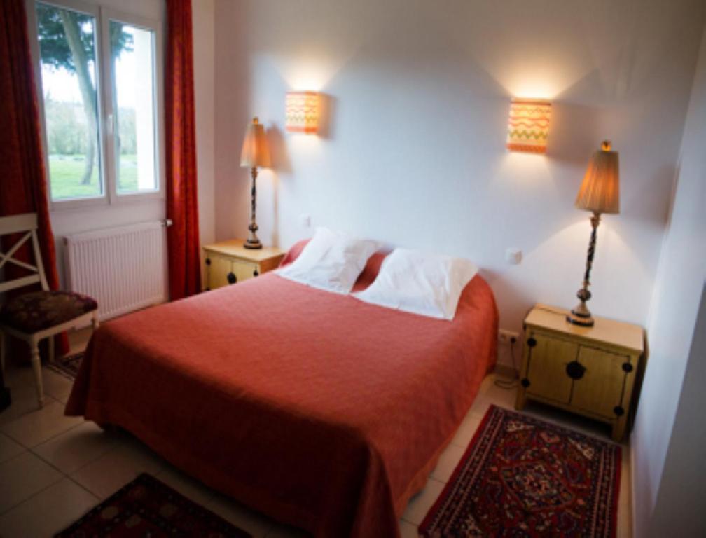 Hotel Le Petit Pont à Moncé-en-Belin Chambre photo