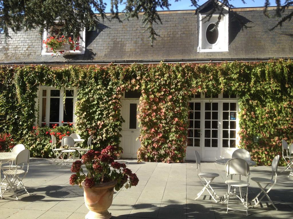 Hotel Le Petit Pont à Moncé-en-Belin Extérieur photo